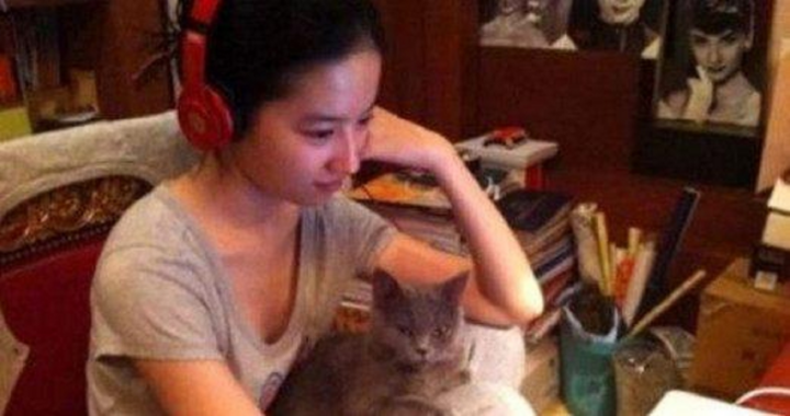 Để mặt mộc, các sao Hoa ngữ có thật sự là mỹ nhân? - 3