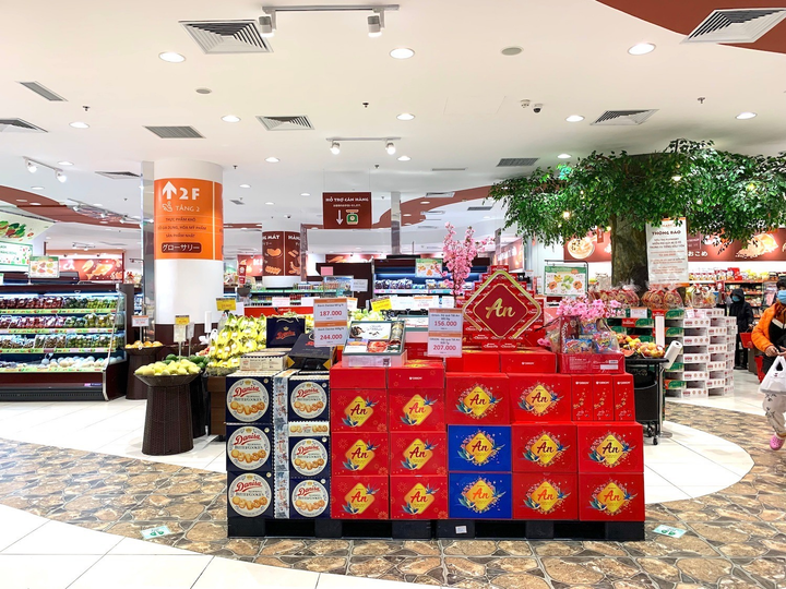 Người dân 'thắt lưng buộc bụng' mua sắm, thị trường Tết Nhâm Dần ảm đạm - 1