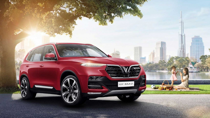 VinFast nâng bảo hành lên 10 năm cho các dòng ô tô chạy xăng - 1