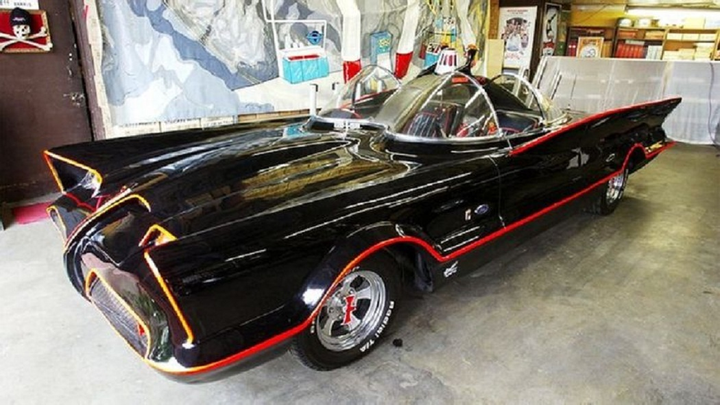 5 mẫu xế hộp trong phim đắt đỏ nhất thế giới - 5