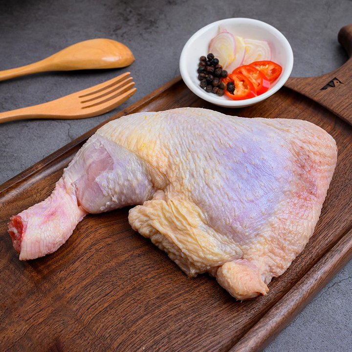 Làm món canh đùi gà hầm hạt dẻ nhanh gọn, bồi bổ sức khỏe cho người vừa ốm dậy - 2