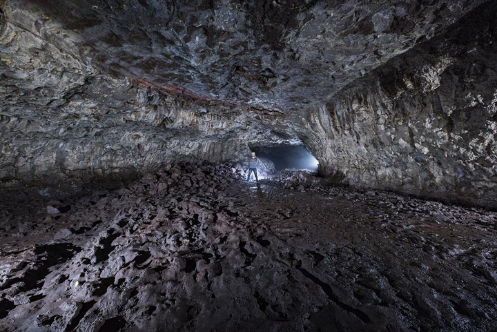 Cảnh đẹp hoang dại bên trong hang núi lửa dài nhất Đông Nam Á nằm tại Việt Nam - 9