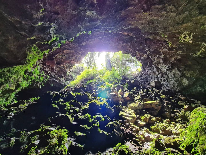 Cảnh đẹp hoang dại bên trong hang núi lửa dài nhất Đông Nam Á nằm tại Việt Nam - 5