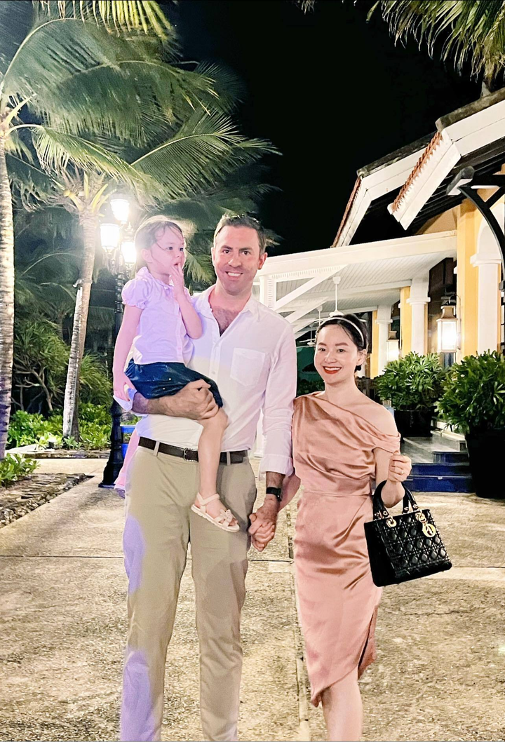 Học vấn đáng nể của 2 cô chị trong phim 'Thương ngày nắng về' - 3