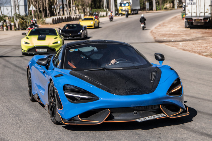 Nhiều siêu xe tham dự hành trình đầu tiên của năm 2022 - 14