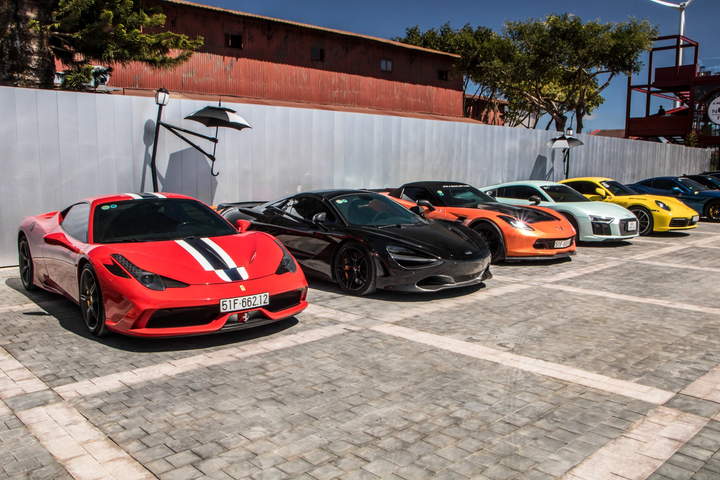 Nhiều siêu xe tham dự hành trình đầu tiên của năm 2022 - 15