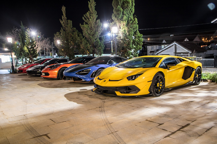 Nhiều siêu xe tham dự hành trình đầu tiên của năm 2022 - 25