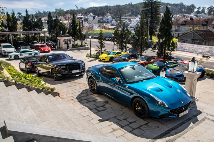 Nhiều siêu xe tham dự hành trình đầu tiên của năm 2022 - 9