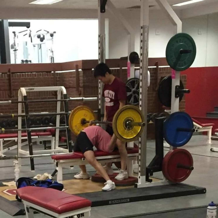 Đột nhập phòng gym, bất lực với kiểu tập thiếu nghị lực nhưng thừa sức tấu hài - 9