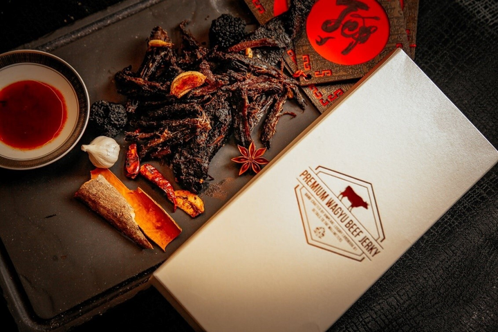 Món quà đón năm mới thịnh vượng từ Vinpearl Luxury Landmark 81 và Almaz - 3