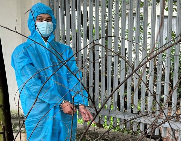 Hà Nội: Bắt F0 cầm dao xông vào nhà, đe doạ 'em là cướp đây' - 1