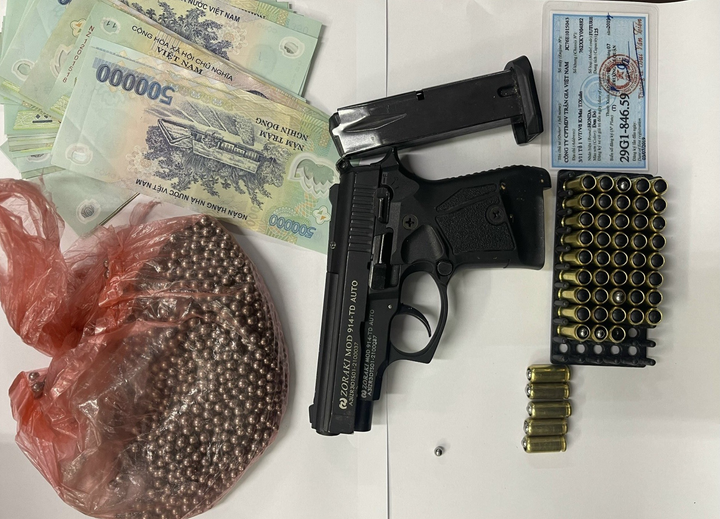 Bắt kẻ nổ súng, xông vào nhà cướp 200 triệu đồng - 2