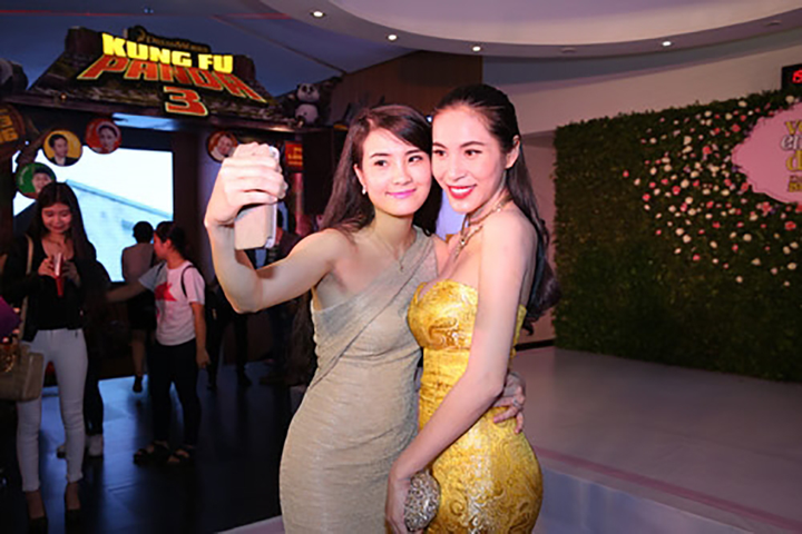 Em chồng 'chất lượng' của Thủy Tiên: Kệ thị phi, bênh vực chị giữa ồn ào sao kê - 2