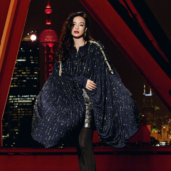 Ký ức thời thiếu nữ cay đắng và vết nhơ khó rửa của nữ thần gợi cảm Thư Kỳ - 8