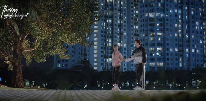 'Thương ngày nắng về' tập 28: Duy tỏ tình với sếp Trang - 1