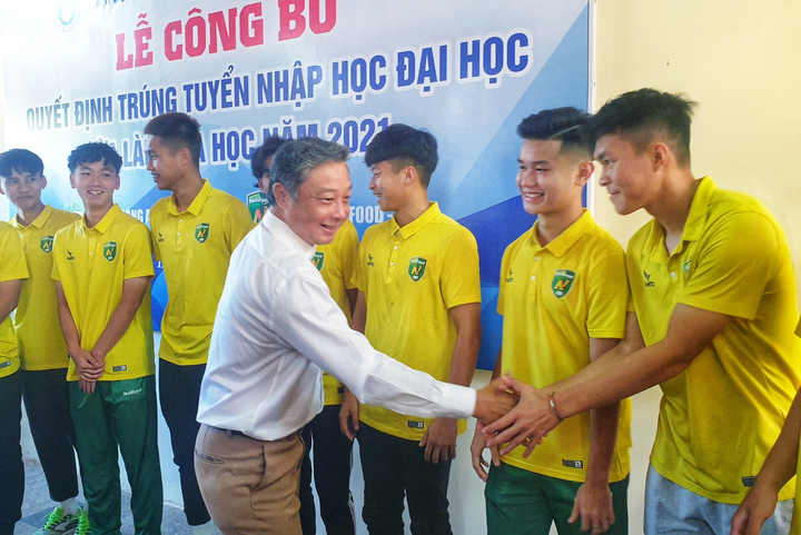 20 cầu thủ Học viện Nutifood JMG vào đại học - 1