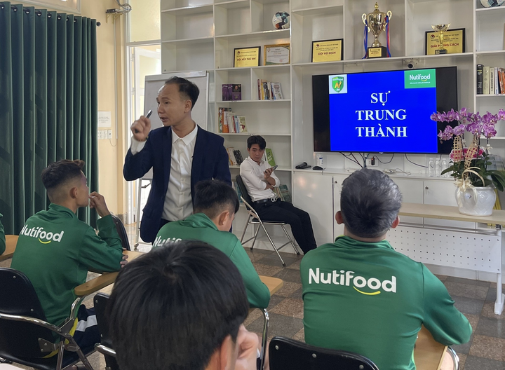 20 cầu thủ Học viện Nutifood JMG vào đại học - 2