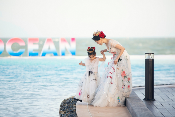 2 hoa hậu Đỗ Mỹ Linh - Lương Thùy Linh trong tạo hình nữ thần mùa xuân - 3