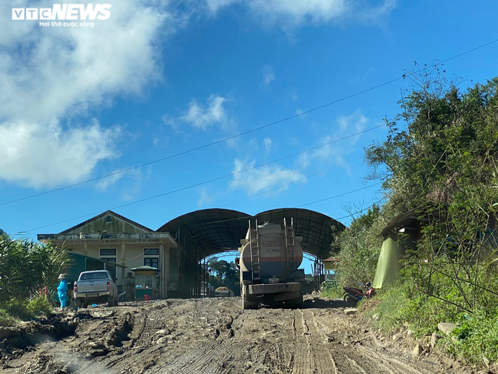 Ảnh: Cận cảnh con đường 'ác mộng' lên Cửa khẩu Quốc tế La Lay ở Quảng Trị - 9