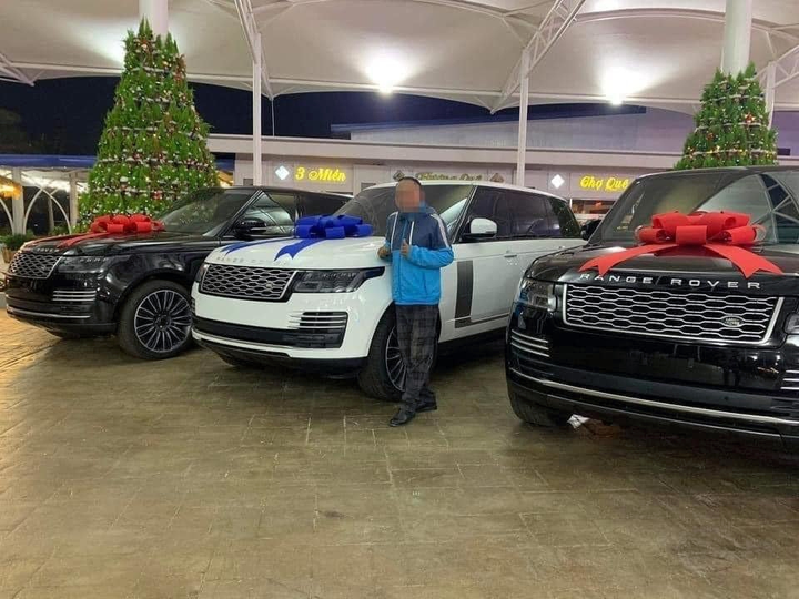 Đại gia Quảng Ninh mua 25 xe sang tặng nhân viên, đối tác - 1