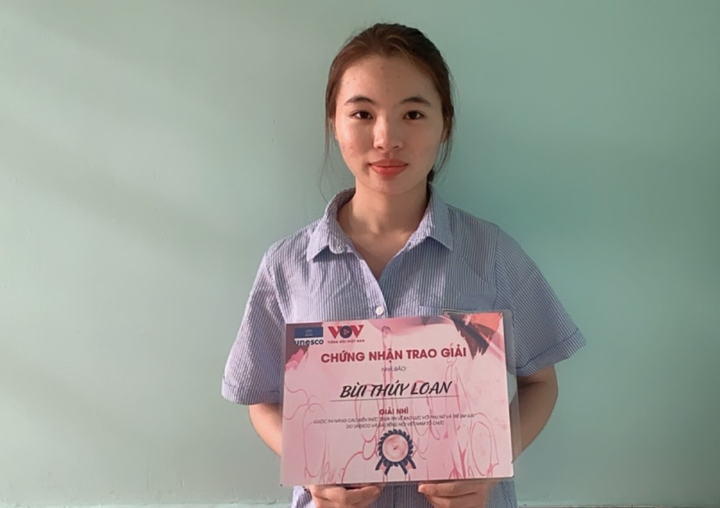 Trao giải cuộc thi 'Đưa tin về bạo lực với phụ nữ và trẻ em gái' - 2