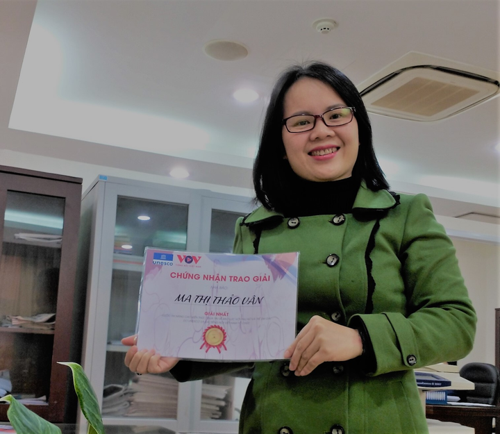 Trao giải cuộc thi 'Đưa tin về bạo lực với phụ nữ và trẻ em gái' - 1