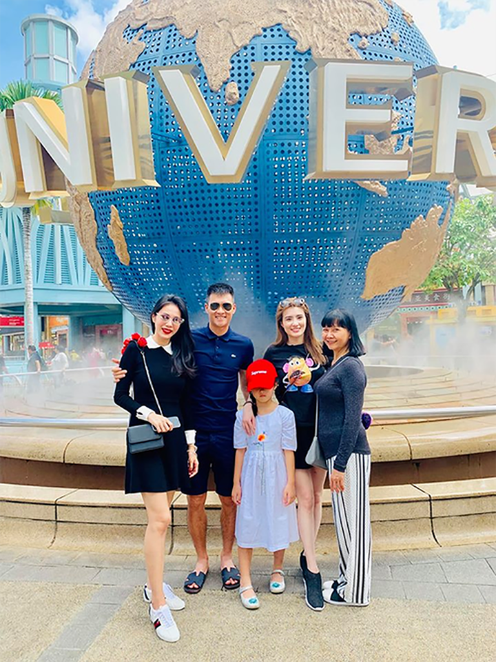 Em chồng 'chất lượng' của Thủy Tiên: Kệ thị phi, bênh vực chị giữa ồn ào sao kê - 1