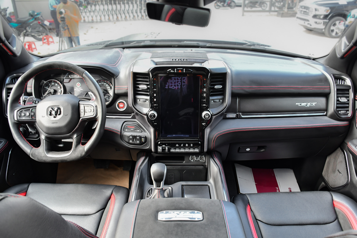 Loạt xe gầm cao tiền tỷ ra mắt tại Việt Nam đầu năm 2022 - 10