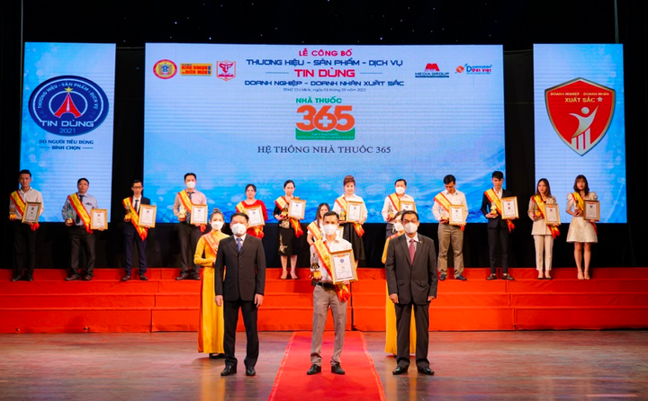 Nhà thuốc 365 được vinh danh Top 50 Thương hiệu Sản phẩm Dịch vụ tin dùng 2021 - 1