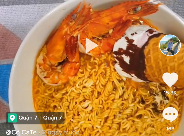 4 trào lưu ẩm thực gây hoang mang: Pizza bún đậu, bún - phở trộn kem ốc quế - 2