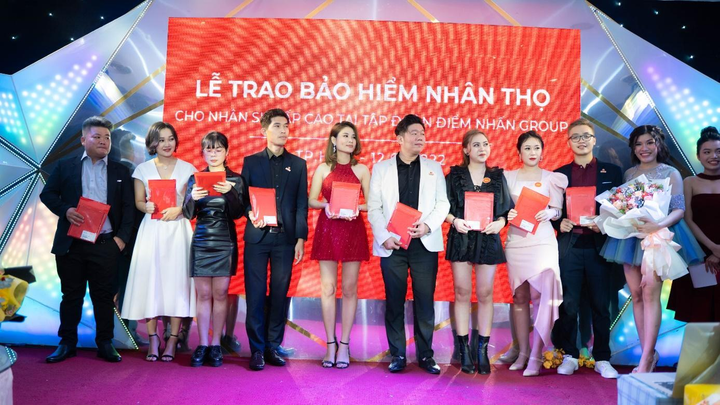 Tổng Giám đốc DNG Thái Phan Thanh Bình 'thưởng tết' xe ô tô cho nhân viên - 3