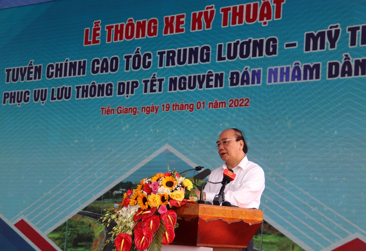 Chủ tịch nước cắt băng thông xe kỹ thuật cao tốc Trung Lương - Mỹ Thuận - 1