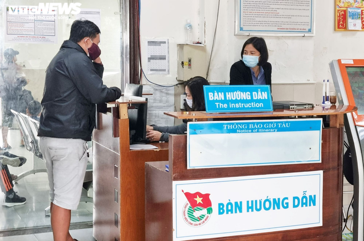 Ảnh: Bến xe, nhà ga ở TP Đà Nẵng vắng khách những ngày cuối năm - 9