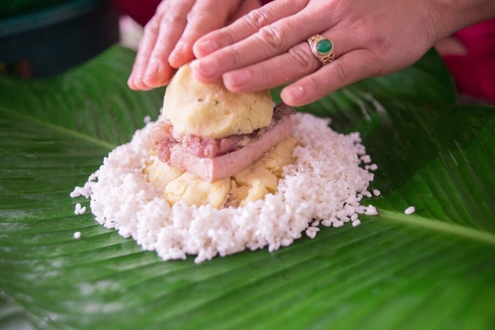 Nghệ nhân gói bánh chưng nhanh như máy, 60 phút gần 100 cái - 2