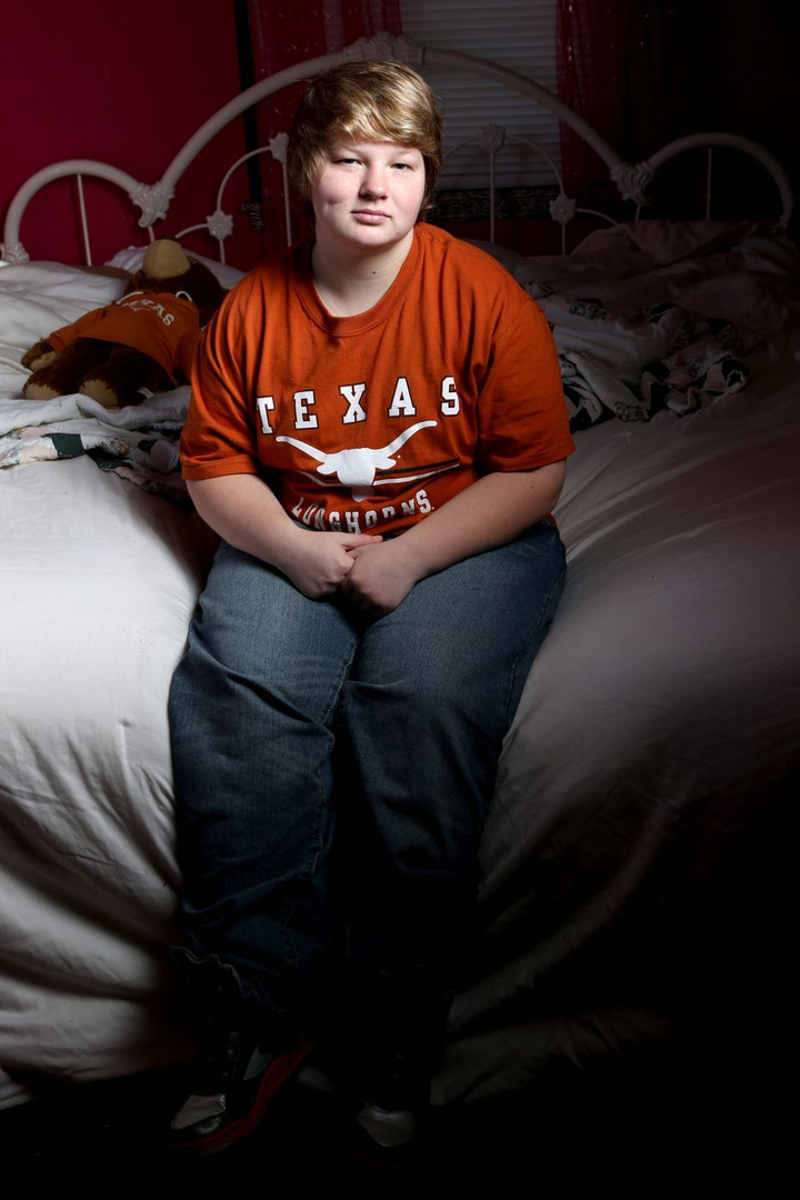 Cái kết bi đát của cô bé 3 tuổi bị bố mẹ bạo hành dã man rúng động 20 năm trước - 6