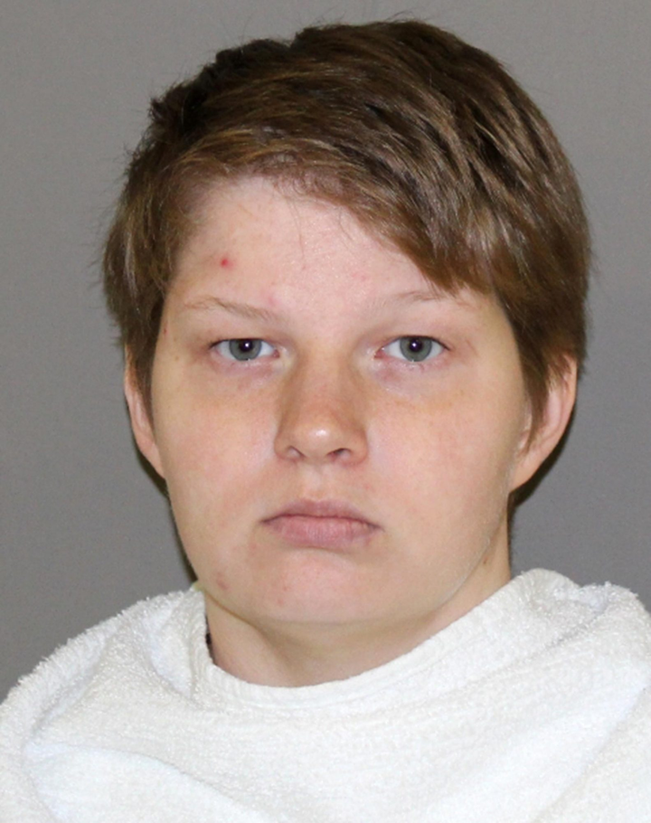 Cái kết bi đát của cô bé 3 tuổi bị bố mẹ bạo hành dã man rúng động 20 năm trước - 8