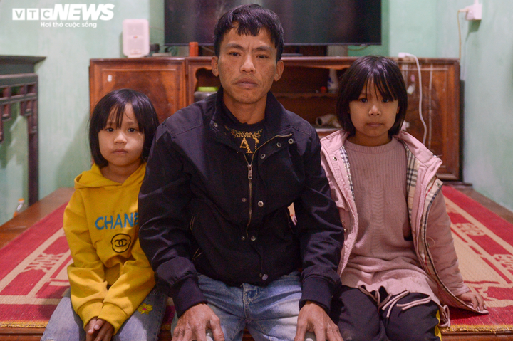 Bé gái bị đinh ghim trong sọ: Bà nội nhiều lần ngăn cản nhưng mẹ vẫn mang bé đi - 2