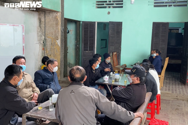 Bé gái bị đinh ghim trong sọ: Bà nội nhiều lần ngăn cản nhưng mẹ vẫn mang bé đi - 3