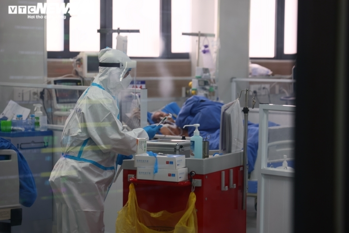 Hà Nội: F0 thở máy tăng, hơn 600 ca nặng và nguy kịch - 1