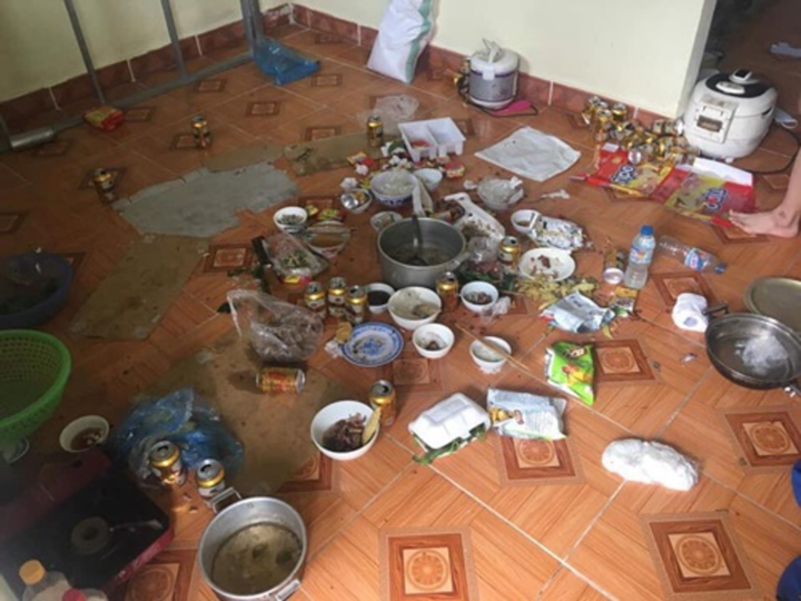 Trở lại phòng sau Tết, xỉu ngang khi thấy 'bạn trọ mới' và 'khách không mời' - 12