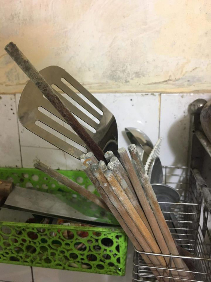 Trở lại phòng sau Tết, xỉu ngang khi thấy 'bạn trọ mới' và 'khách không mời' - 8