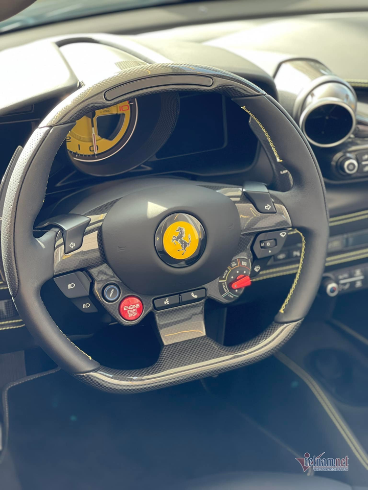 Siêu xe mui trần Ferrari F8 Spider thứ 4 về Việt Nam đón Tết - 6