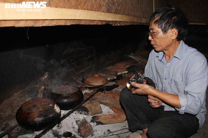 'Đập hộp' đặc sản cá kho niêu giá tiền triệu hút hàng ngày Tết - 6