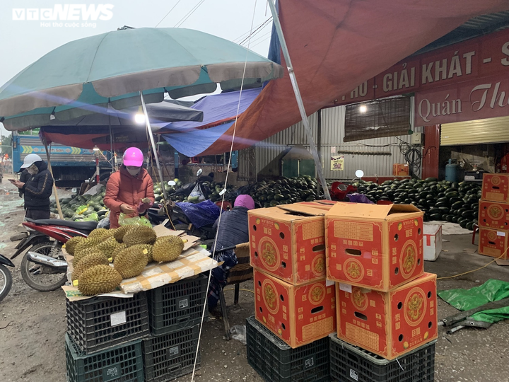 Bán tháo hàng chục tấn mít, dưa hấu, thanh long giá rẻ ở lề đường Lạng Sơn - 6