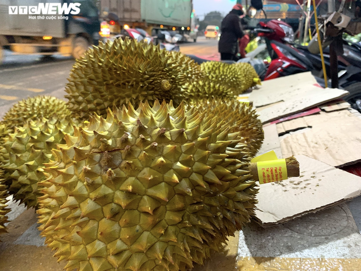 Bán tháo hàng chục tấn mít, dưa hấu, thanh long giá rẻ ở lề đường Lạng Sơn - 10