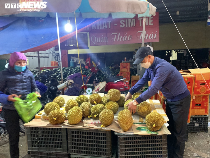 Bán tháo hàng chục tấn mít, dưa hấu, thanh long giá rẻ ở lề đường Lạng Sơn - 2