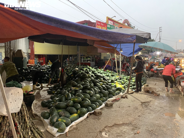 Bán tháo hàng chục tấn mít, dưa hấu, thanh long giá rẻ ở lề đường Lạng Sơn - 7