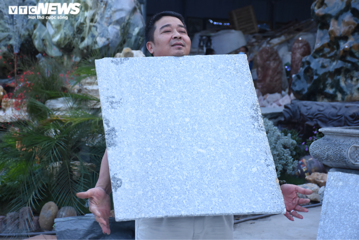 Ảnh: Cận cảnh 'người nam châm' ở Hải Phòng dính hút phiến đá 140kg - 7