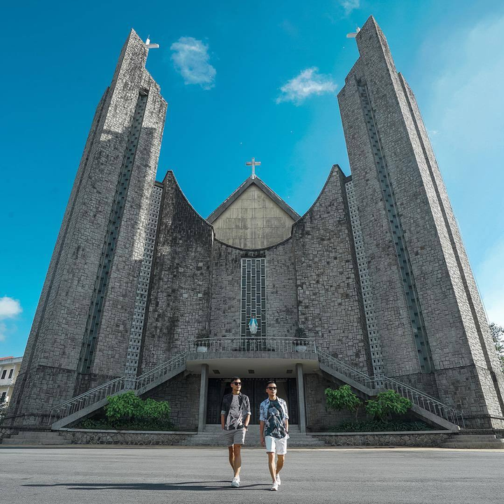 Không chỉ thơ mộng, ở Huế còn có 1 nhà thờ đậm chất phương Tây cổ điển độc đáo - 9