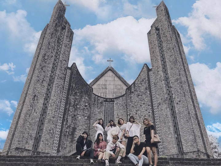 Không chỉ thơ mộng, ở Huế còn có 1 nhà thờ đậm chất phương Tây cổ điển độc đáo - 8